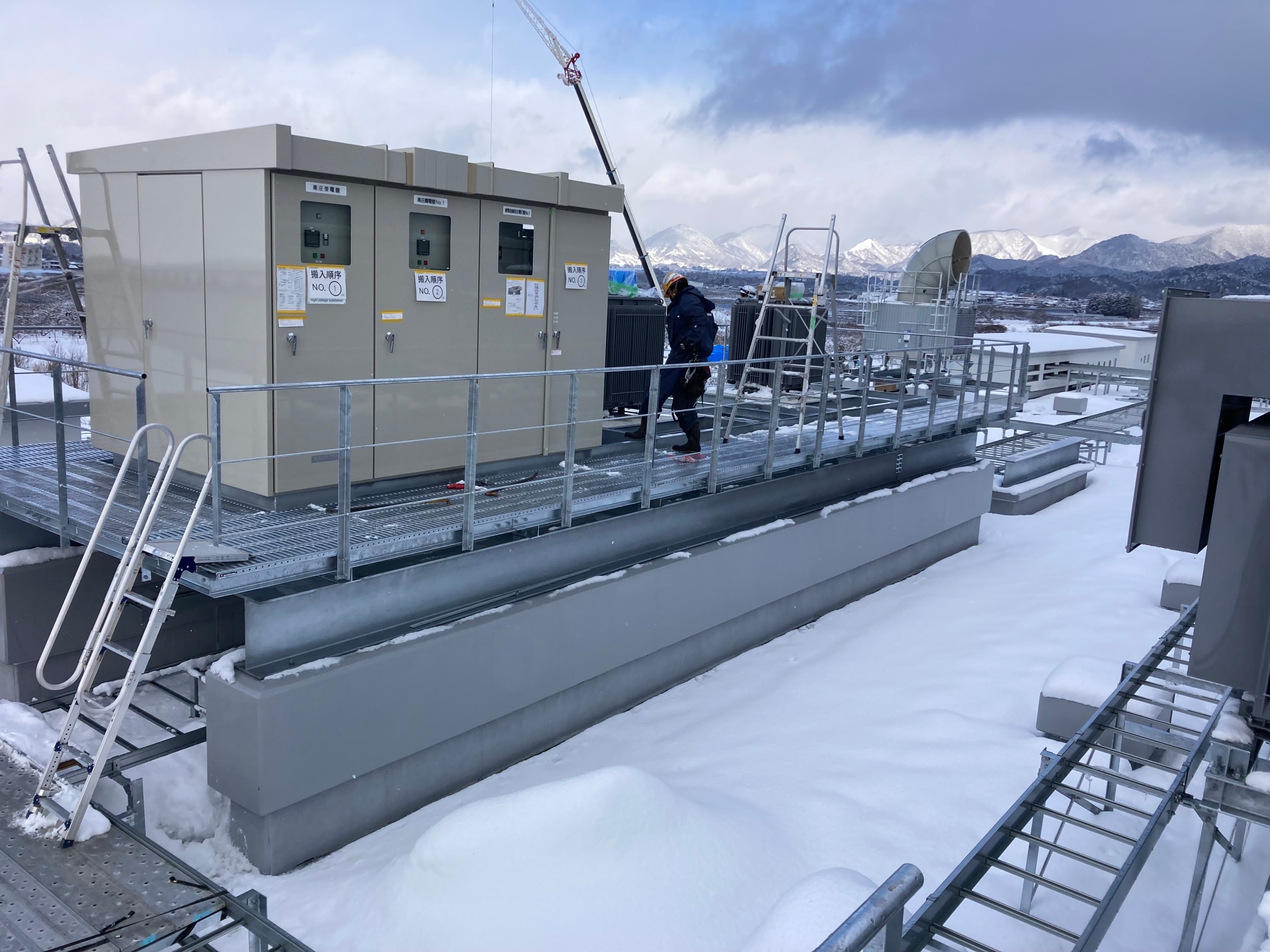 某工場 キュービクルベース兼点検歩廊