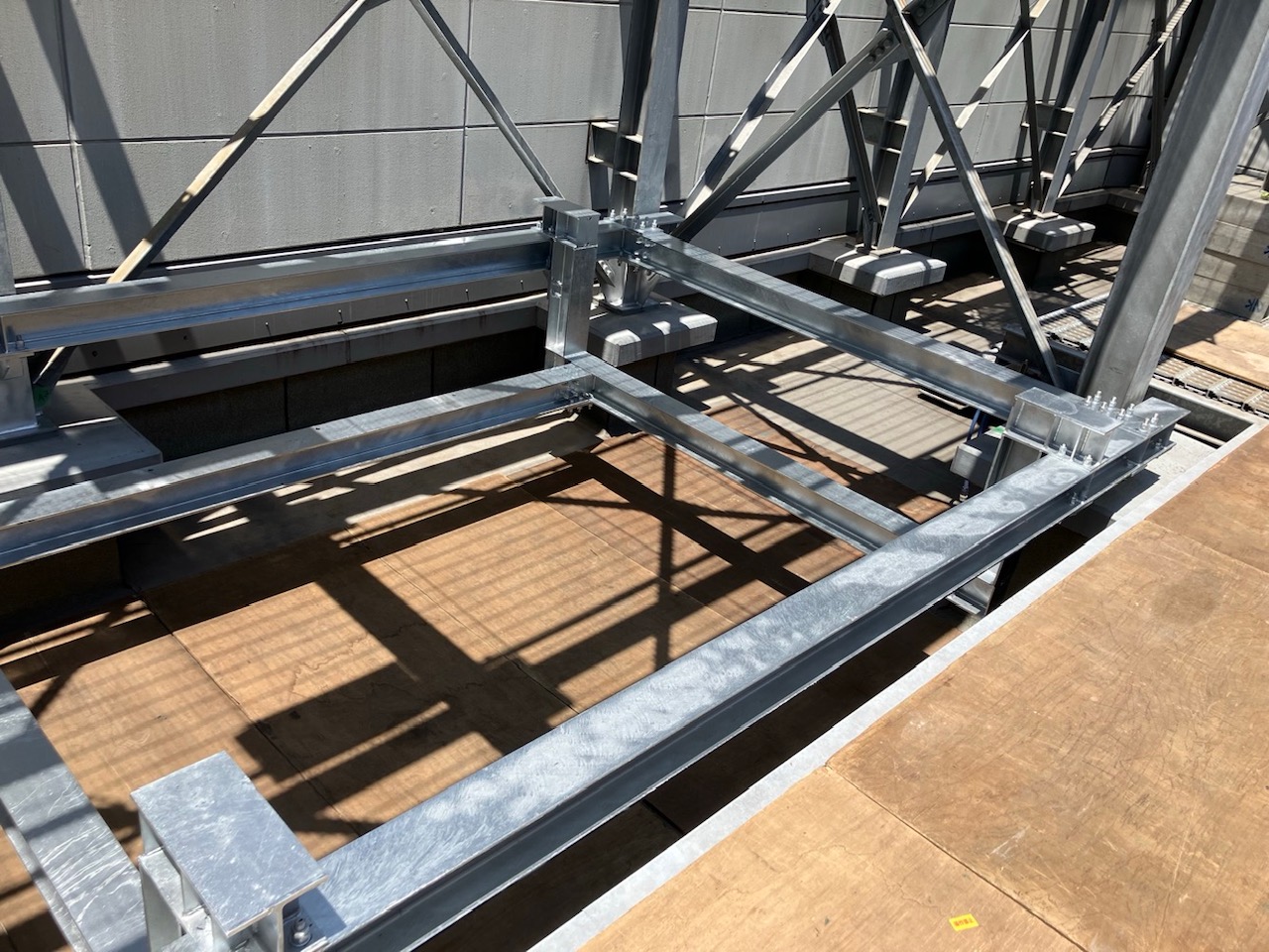 某店舗 油庫架台