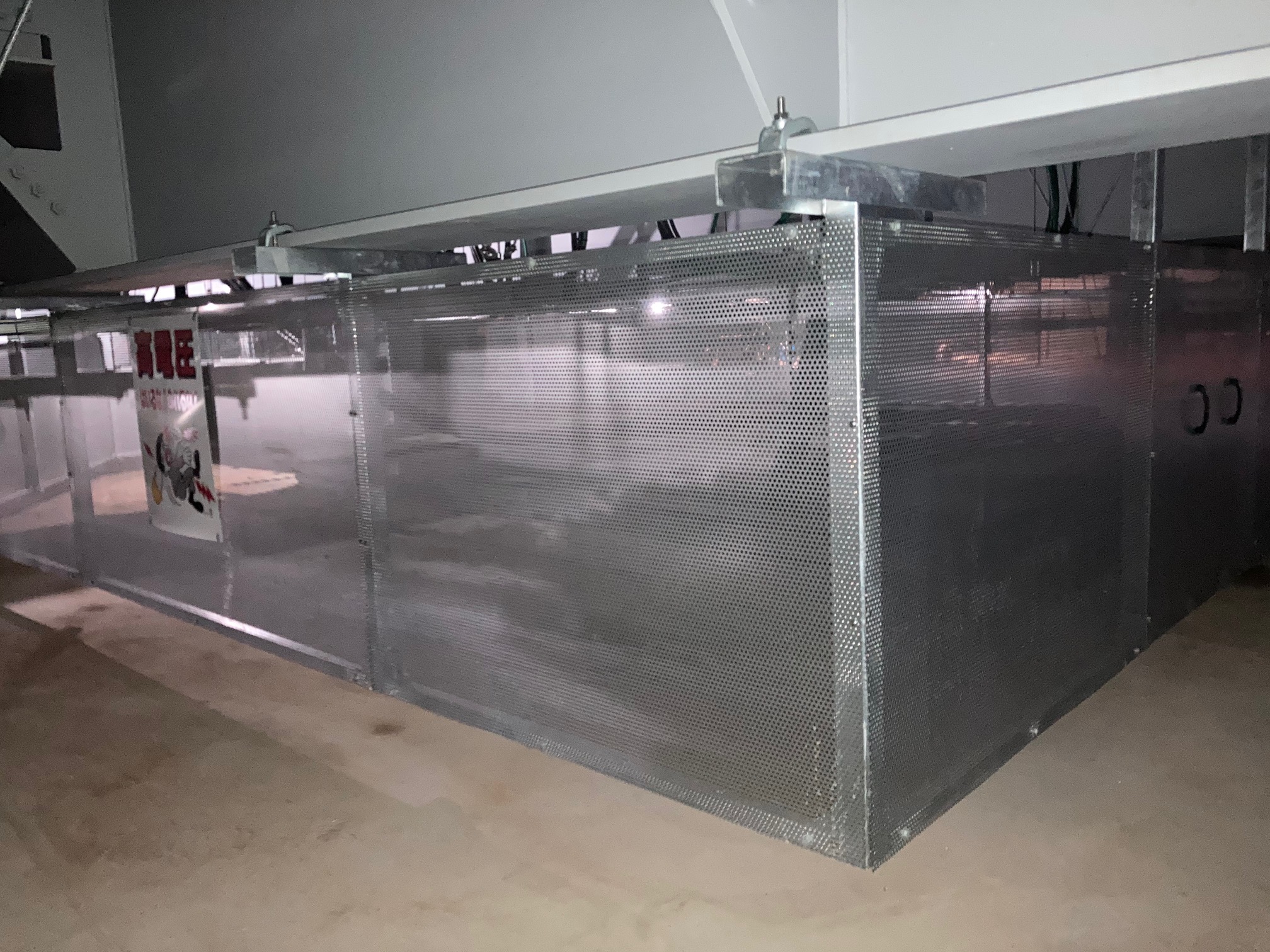 某物流倉庫 保護フェンス