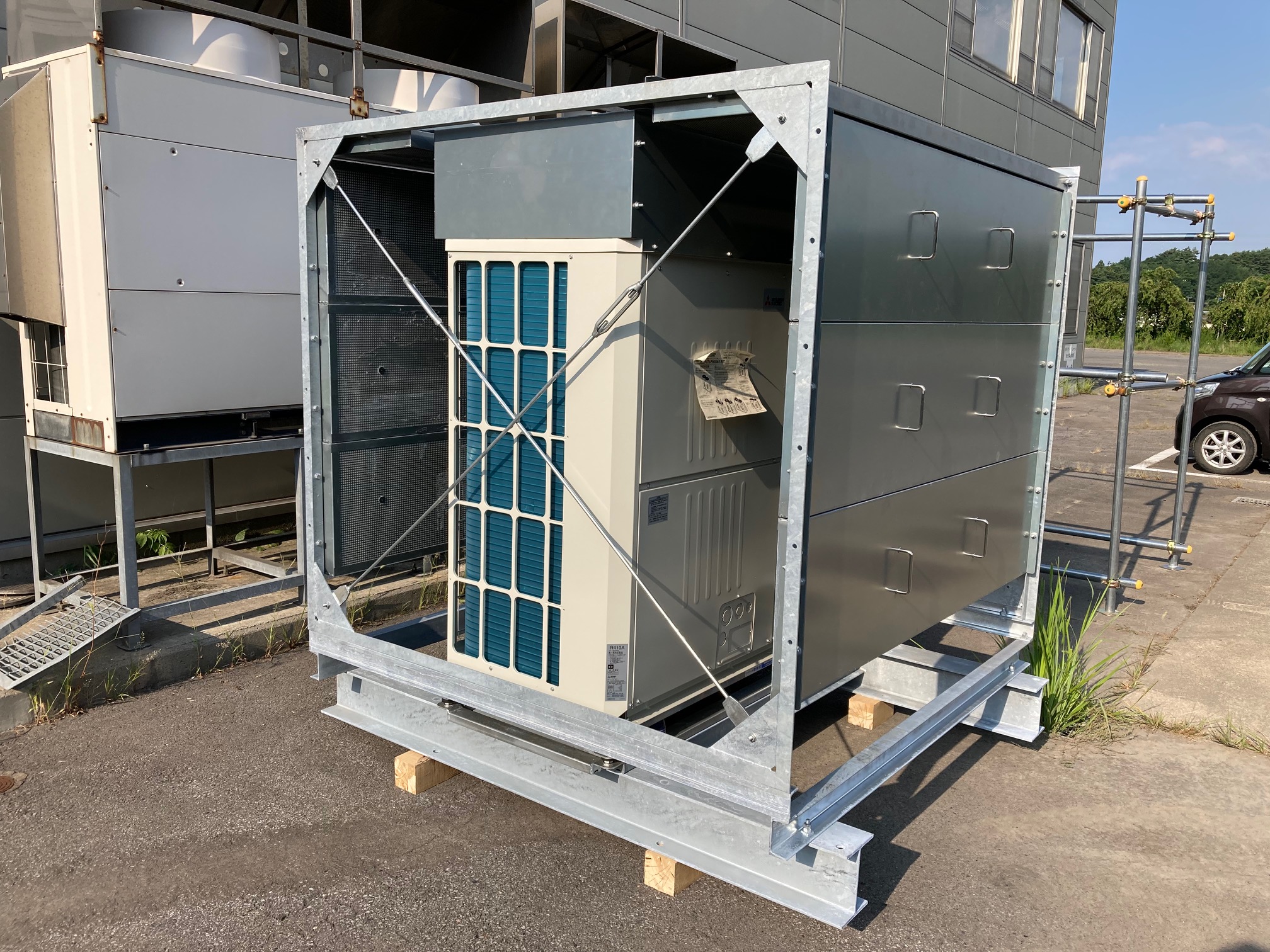 某ビル 消音機用架台