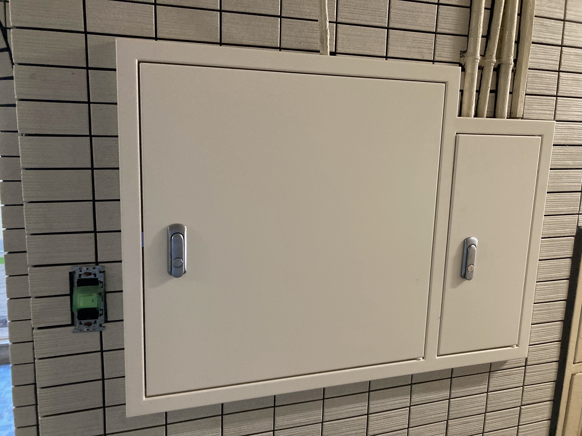 某マンション 点検用カバー