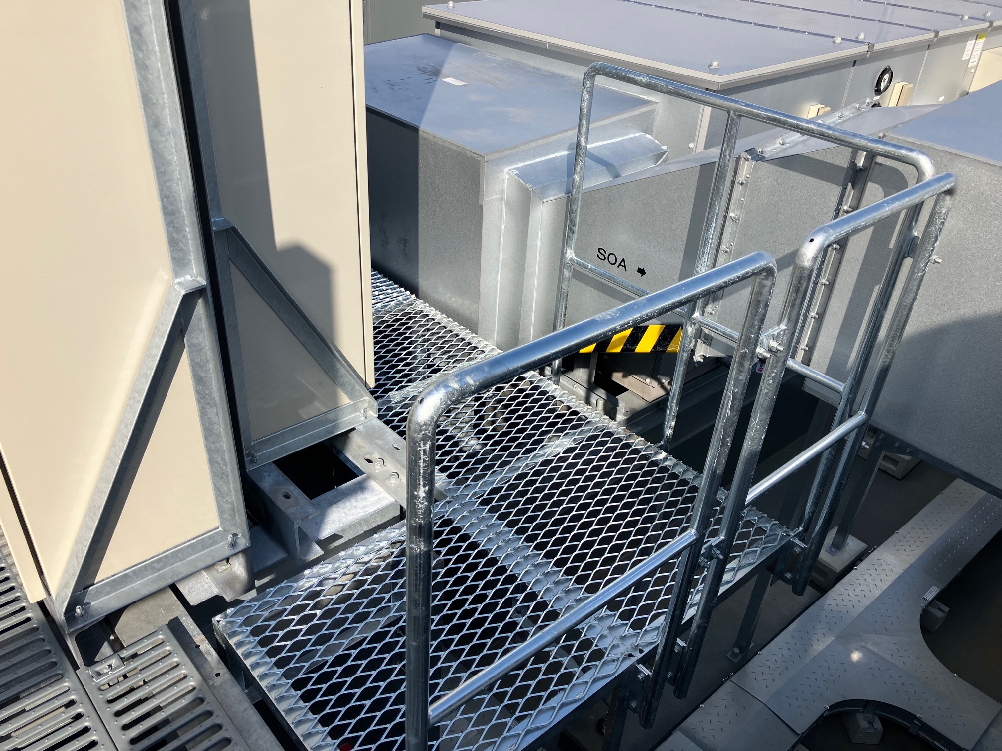 某店舗 点検歩廊