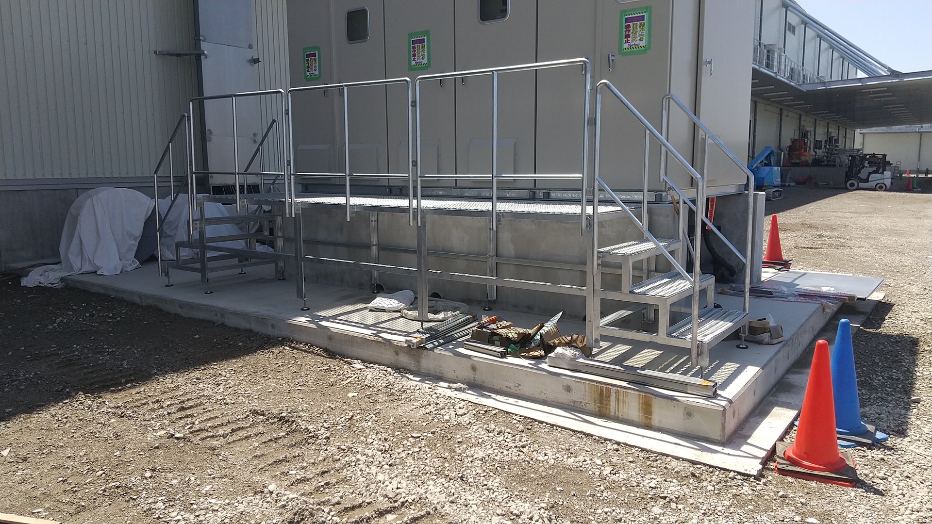 物流倉庫 点検歩廊