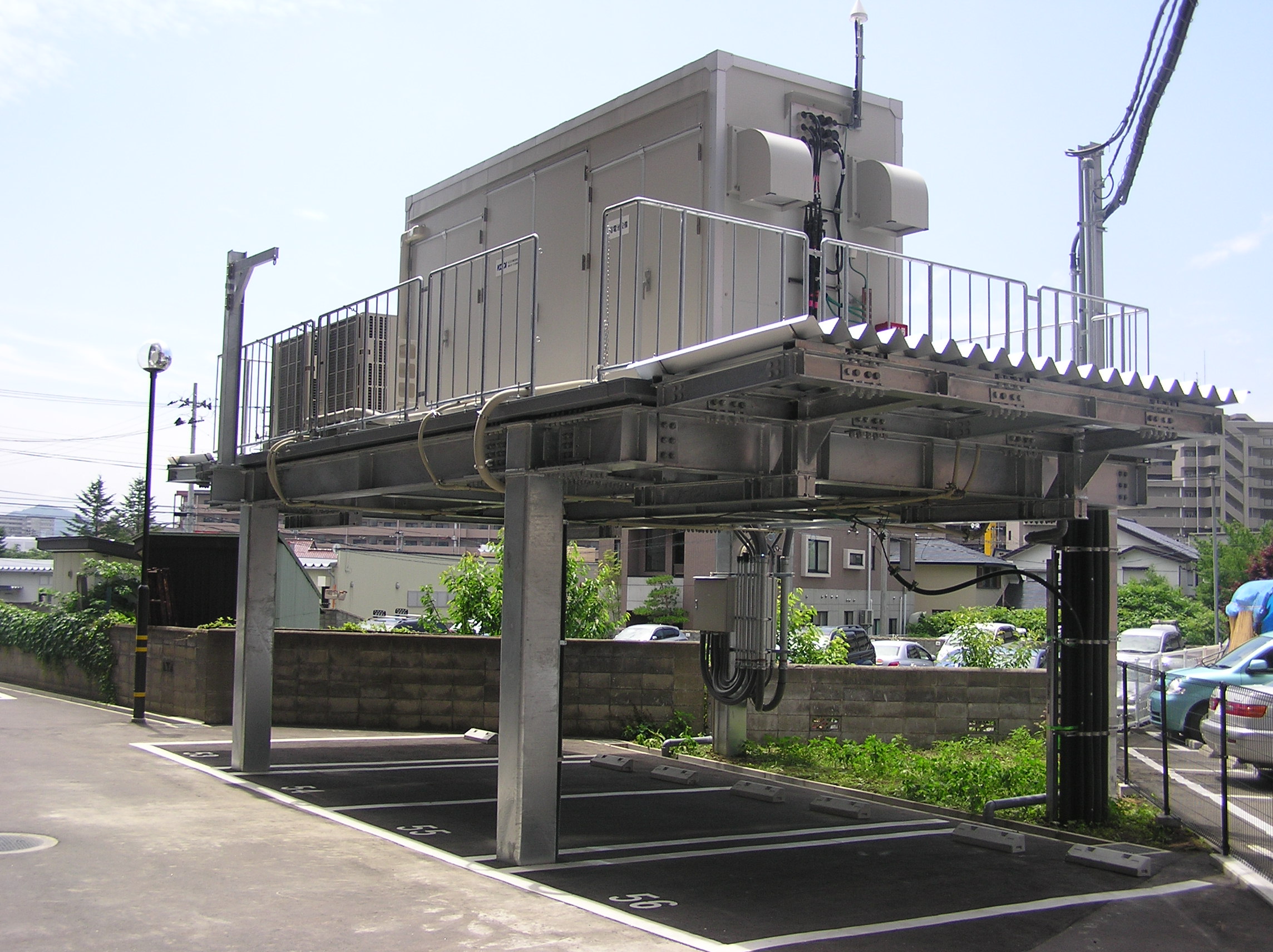 キュービクル嵩上げ架台